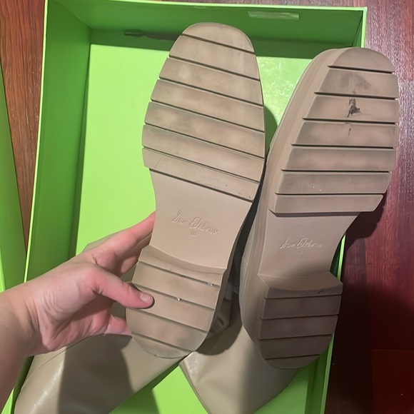 Boots - Picture 4 of 5